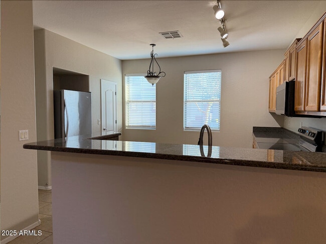 Photo - 996 E Cantebria Dr