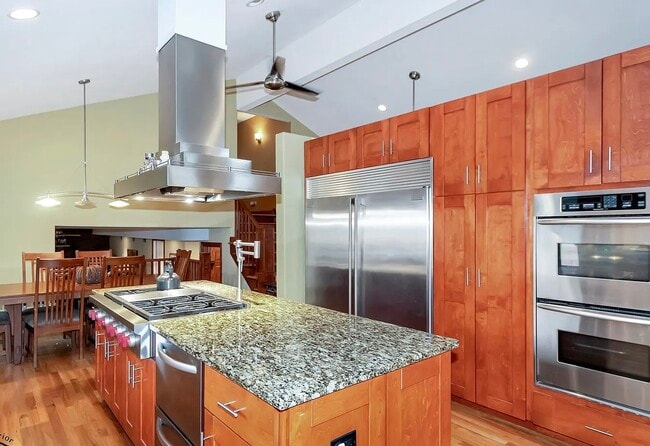 Photo - 15930 Laramie Ave