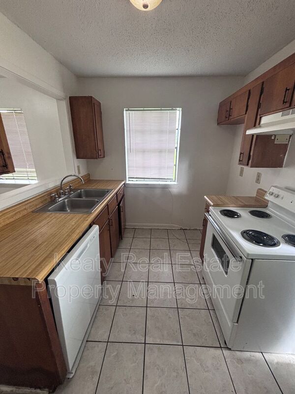 Photo - 125 Country Ln