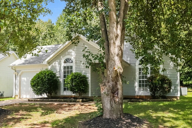 Photo - 9033 Shenington Pl