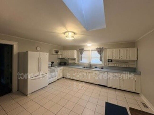 3 Frost St