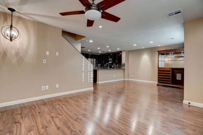 Photo - 2074 Waterlily View St