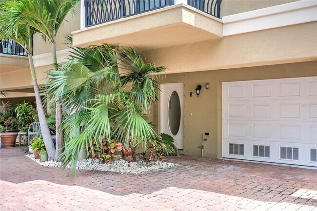 Photo - 300 Capri Blvd