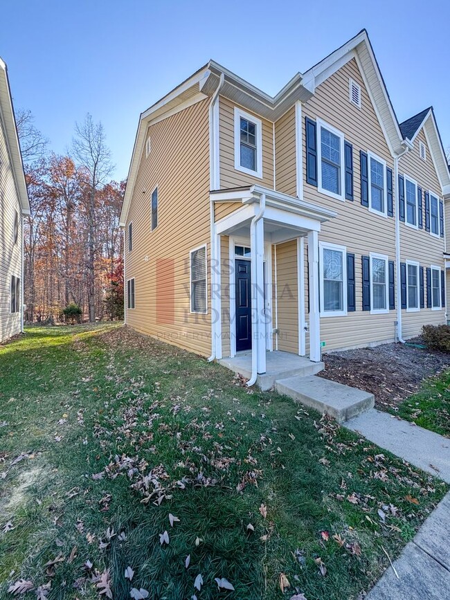 Photo - Two story townhouse w/ 3 bedrooms,2.5 baths