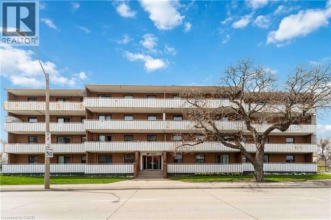 Photo - 269 Parkdale Ave N Unit 403