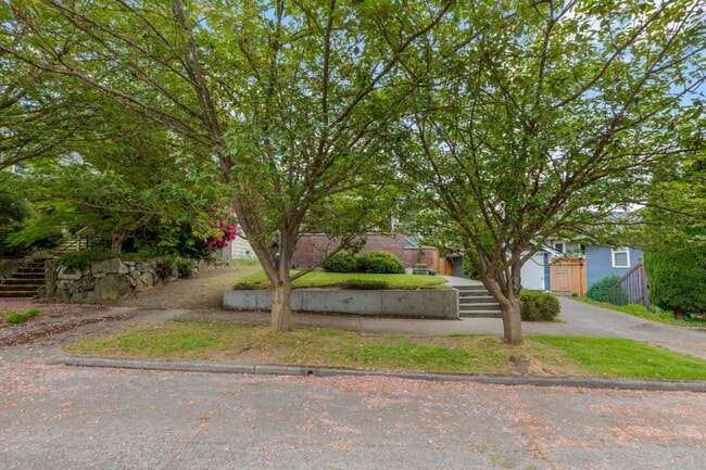Photo - 4Bd/2Ba Seattle Home