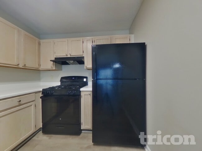 Photo - 1831 Commonwealth Dr