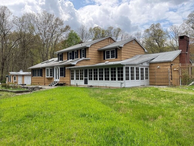 231 Rivergate Dr Unidad Main House