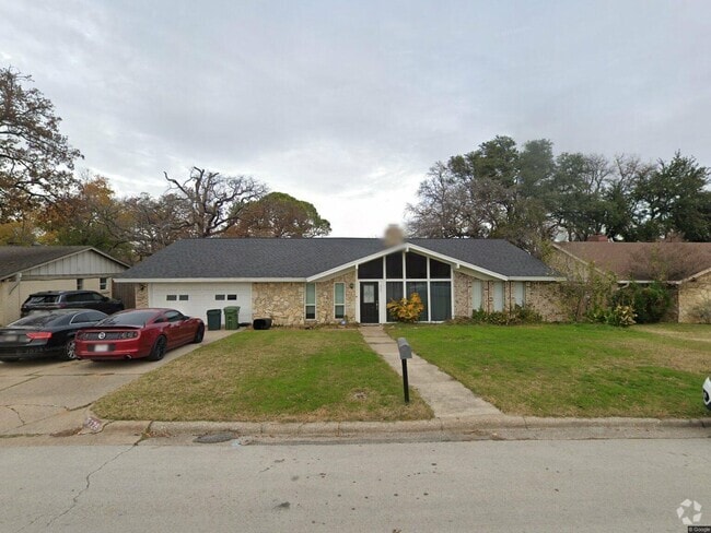 Building Photo - 228 Plainview Dr Rental