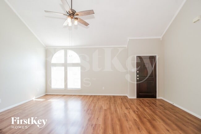 Photo - 4917 Stirrup Way