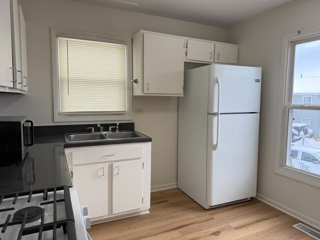 Photo - 328 Kirkwood Cir