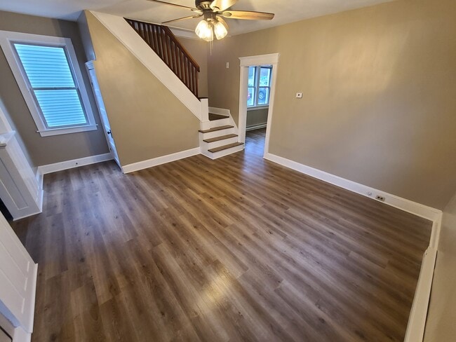 Photo - 130 Woodlawn Ave Unit Front