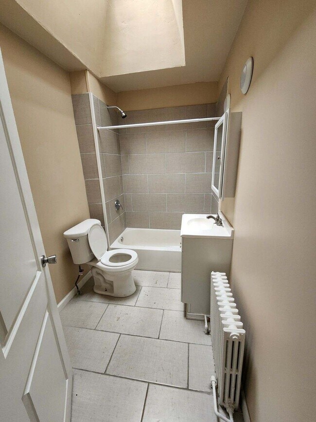 Photo - 1810 W Ruscomb St