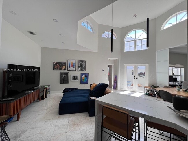 Photo - 3070 Allamanda St