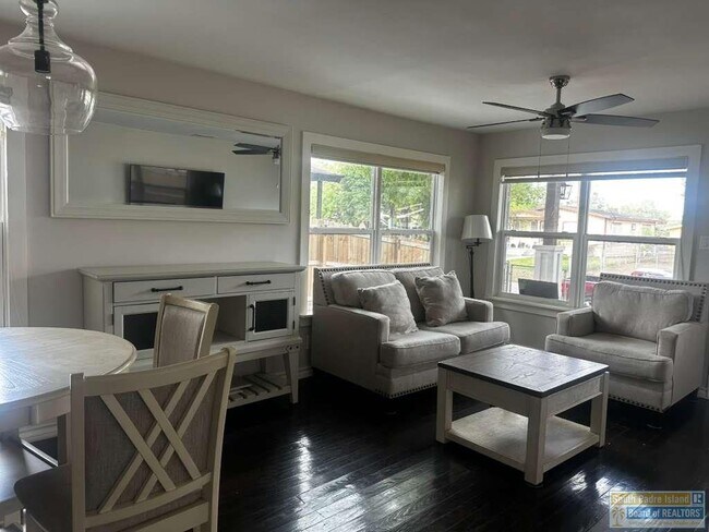 Photo - 65 Calle Real