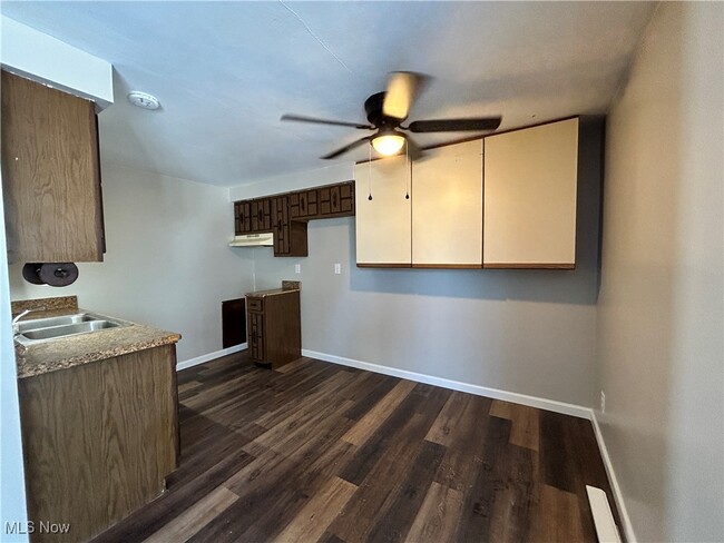 Photo - 98 View St Unidad 2