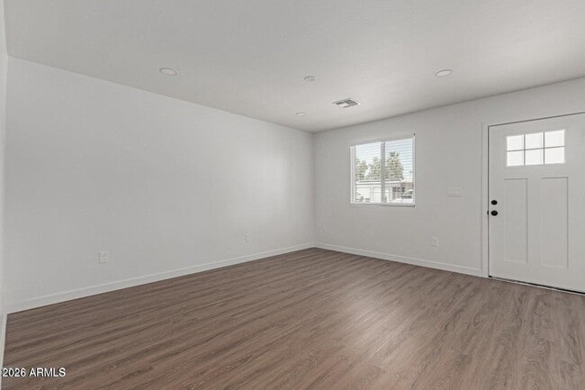 Photo - 336 S 98th St