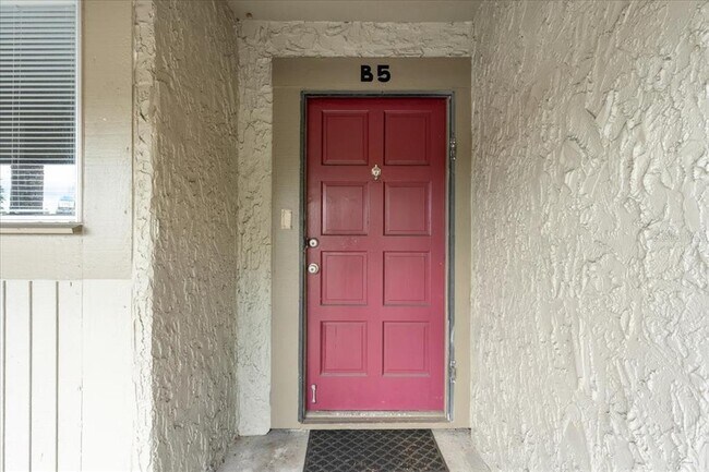 6332 Newtown Cir Unit 32B5