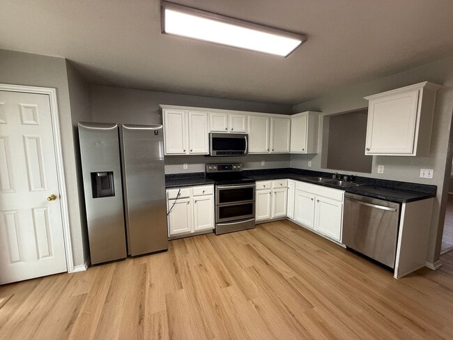 Photo - 2718 Blackburn Dr