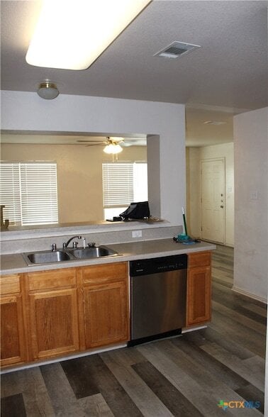 Photo - 415 E 4th Ave