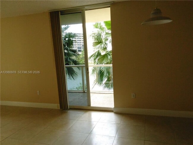 5091 NW 7th St Unit 402