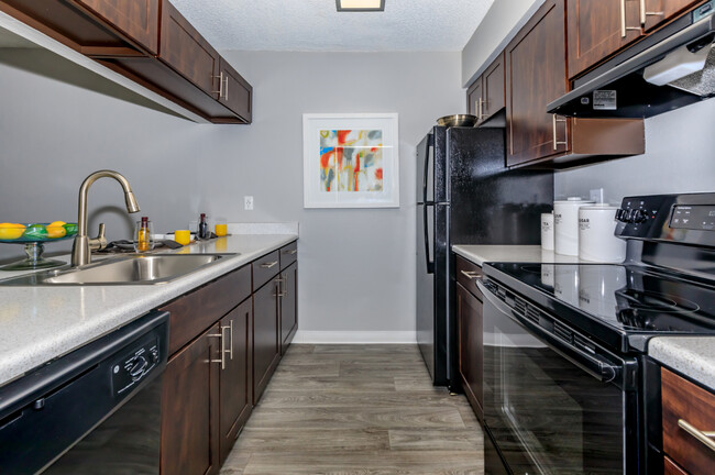 Retreat at Water's Edge | Colorado Springs, CO Apartments - Retreat at Waters Edge Apartments