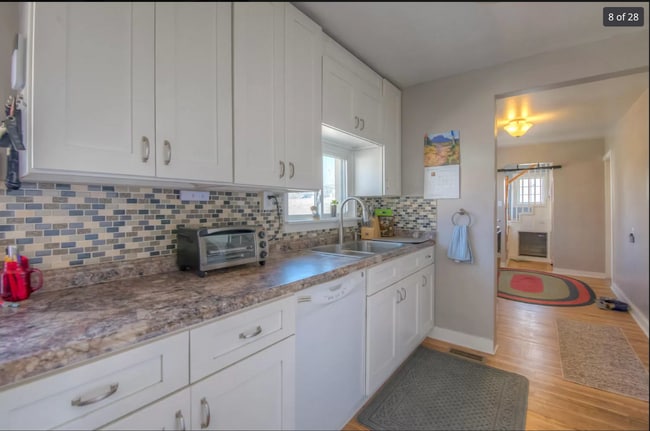 Photo - 715 Hillside St