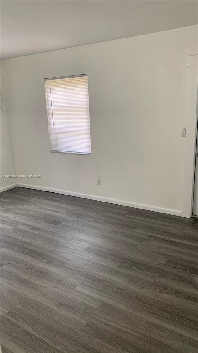 Photo - 2123 Wilson St Unidad E