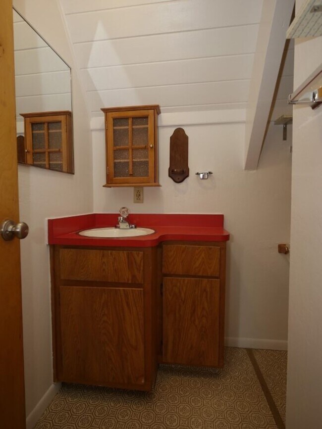 Photo - 16870 Alpine Dr