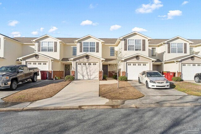 Photo - 707 Majestic Dr