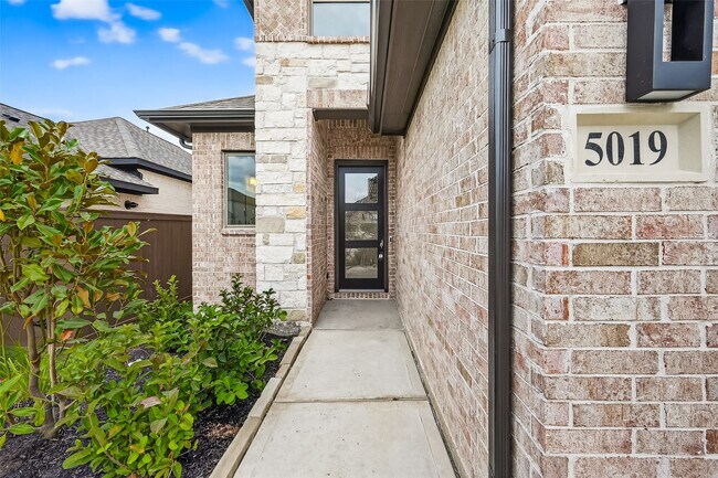 Photo - 5019 Bowen Pr Dr