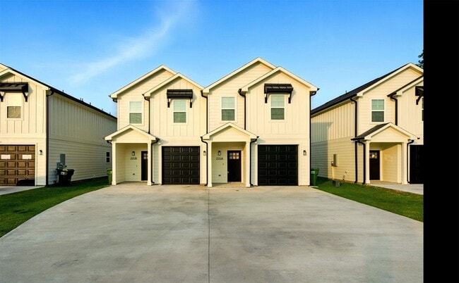 Building Photo - 3150 S Cleveland St