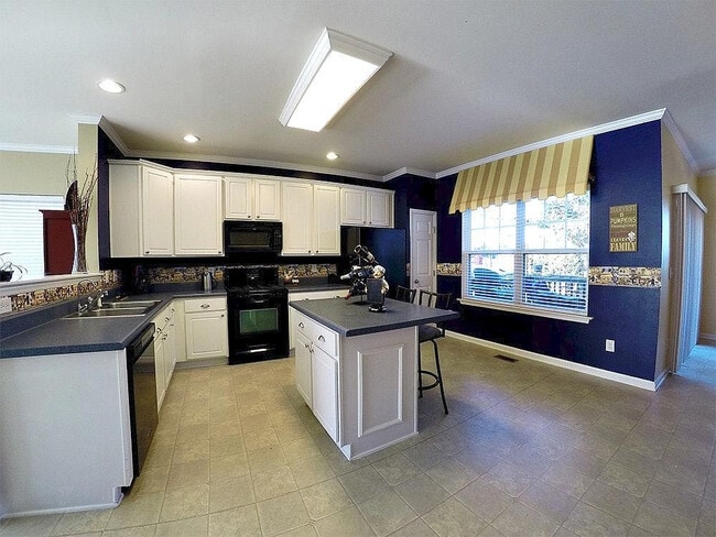 Room in Townhome on Haywards Heath Ln
