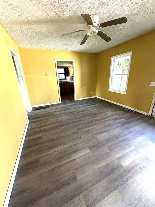Photo - Cozy 2 Bed 1 Bath home for Rent!