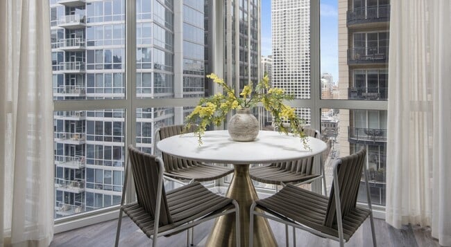 Photo - 899 N State St