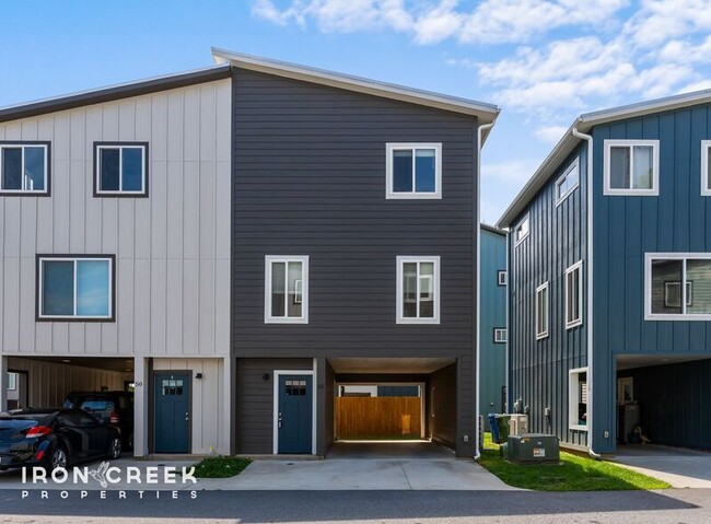 Photo - 52 W Cascade St