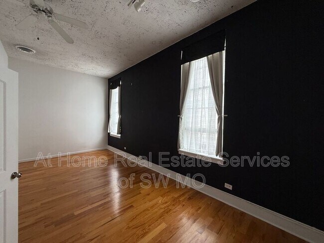 Photo - 137 Park Central Square Unidad 218