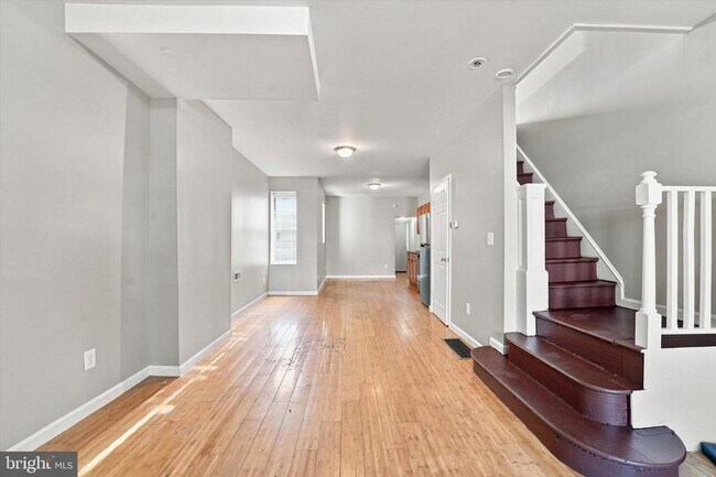 Photo - 1551 N Allison St