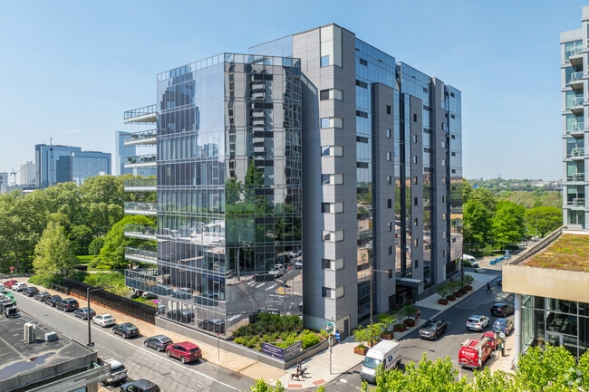 Photo - 2100 Hamilton St