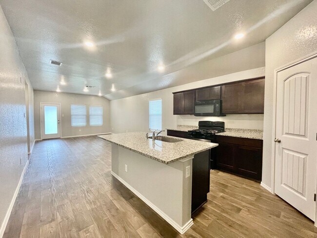 Photo - 4 Bedroom home in Cottonwood Creek w/ Fenced backyard