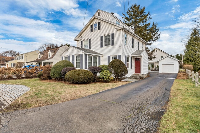 Photo - 31 Woodlawn Ave