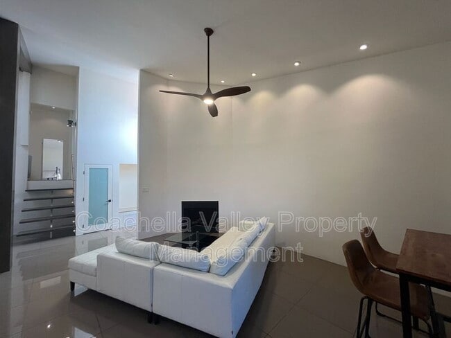 Photo - 287 S Civic Dr