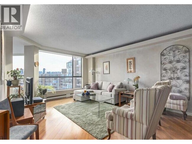 Photo - 1450 Pennyfarthing Dr Unité 804