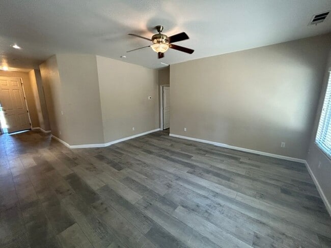 Photo - 3 Bedroom 2 Bathroom Home in SW Visalia! Close to Shopping and Restaurants!