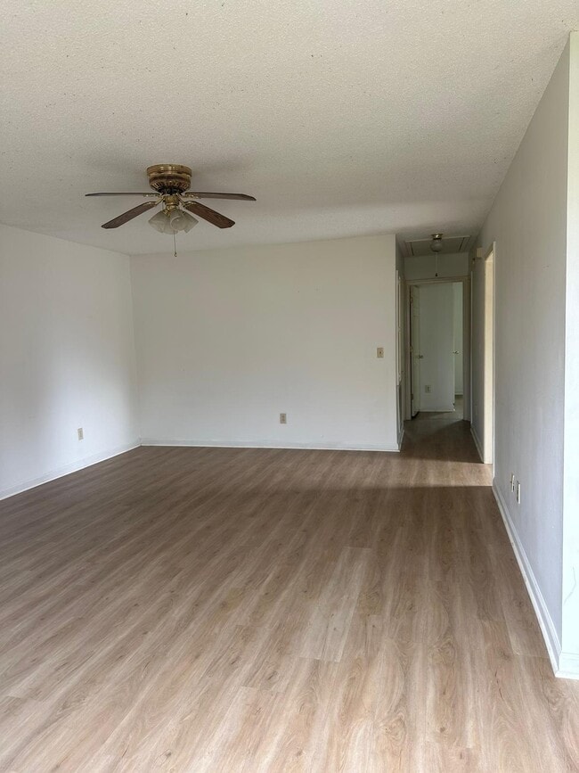 Living Room - Richmond Apartments