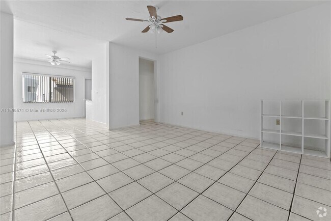 Building Photo - 1165 Marseille Dr Unit 21 Rental