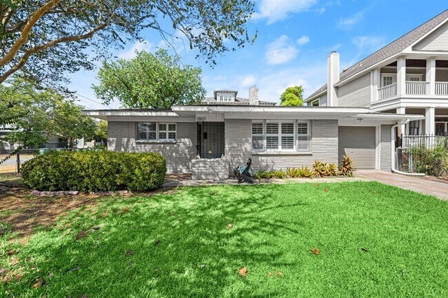 Building Photo - 1801 Oxford St