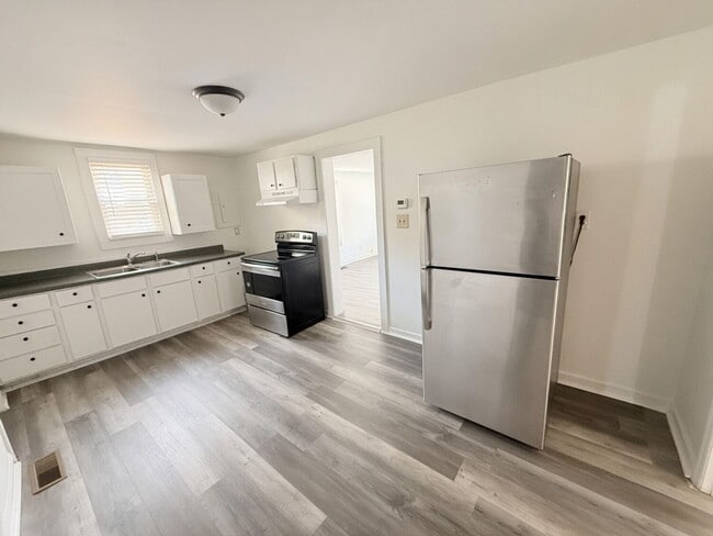 Photo - Charming, spacious 3-Bedroom Home in Central Columbia