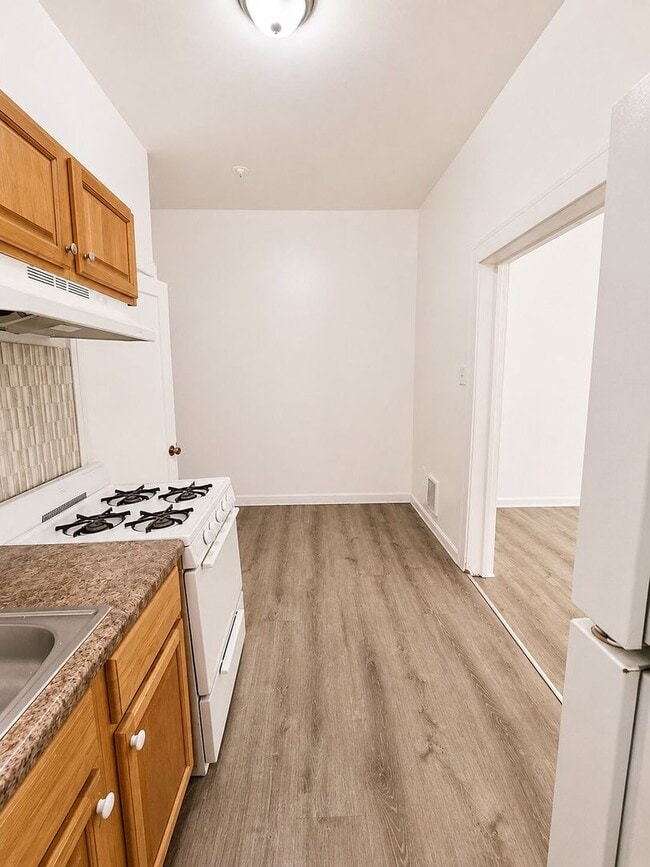 Photo - 7020 Woodland Ave Unidad C