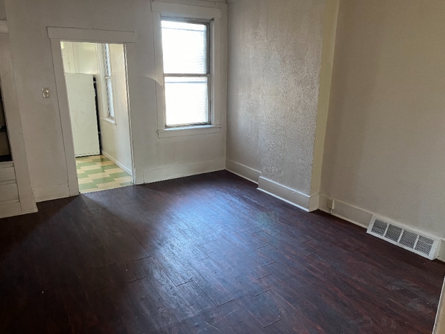 Photo - 1619 Lenz Ave